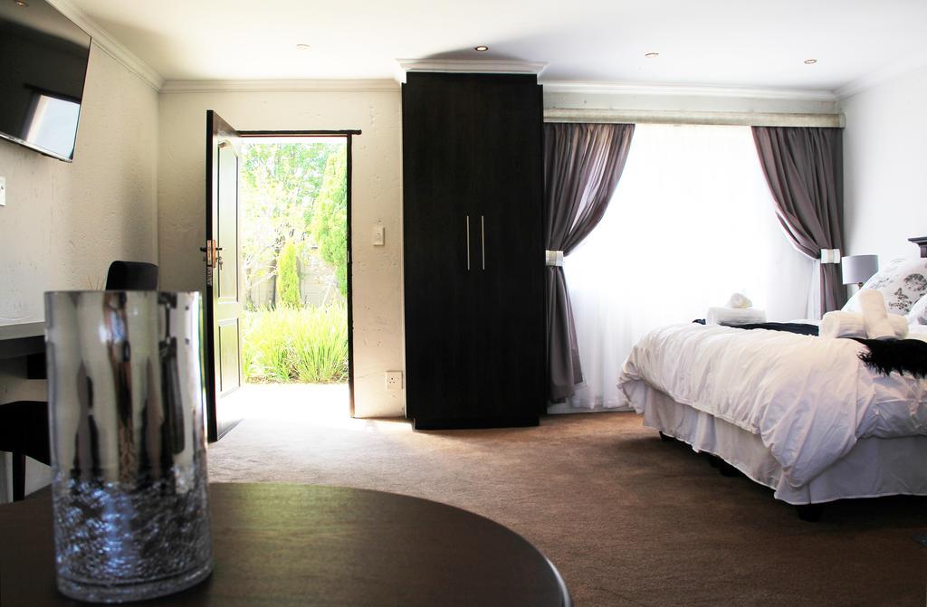 La Coscello Guest House Edenvale Ruang foto